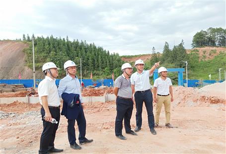 欧旨依到三江县易地扶贫搬家项目调研