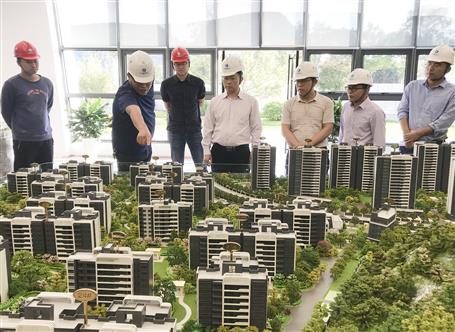 【奋战80天·冲刺四序度】公司向导班子成员使用周末休息时间到项目调研