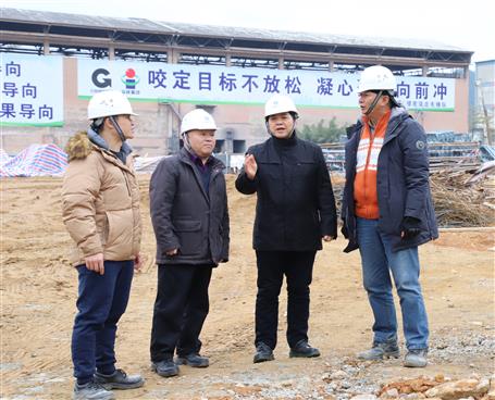 咬定目的不松开 顶着寒潮在赶工