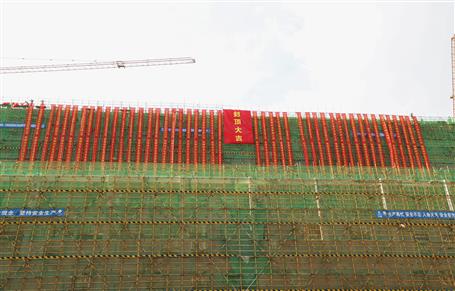 柳州市生涯垃圾燃烧处置惩罚项目垃圾坑48.5米主体结构顺遂封顶