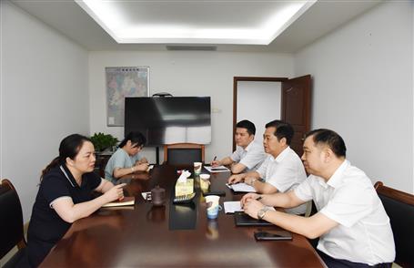 蒙胜益到鹿寨县开展事情谈判