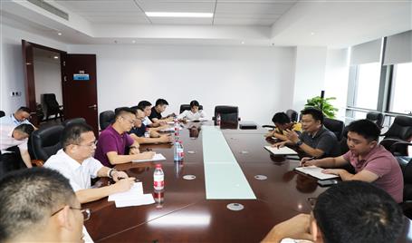 黄鸣与柳州市住建局局长黄中举行事情谈判