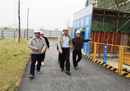 何勇到分公司项目开展清静生产质量大检查