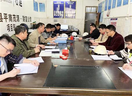 何勇到冶建第五分公司项目开展清静生产质量大检查